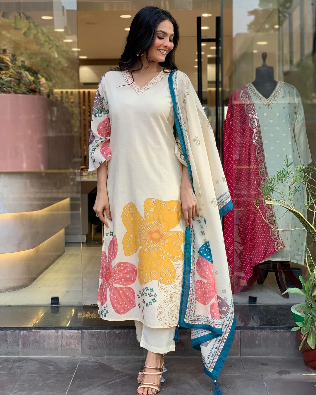 V-Neck Floral Printed kurta Set with Dupatta
