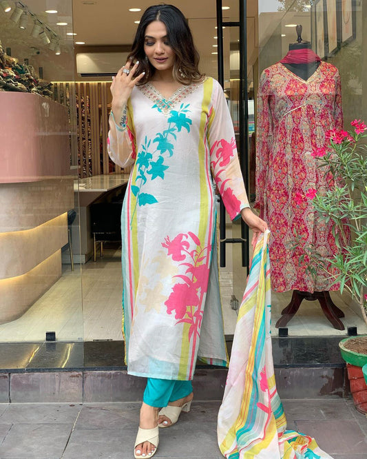 Women Floral Embroidered Regular Kurti with Trousers & With Dupatta