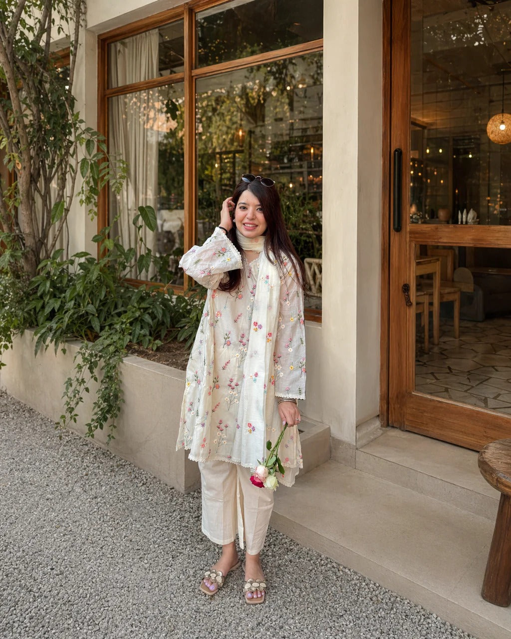 Elegant White Floral Embroidered Ethnic Kurta Set for Women