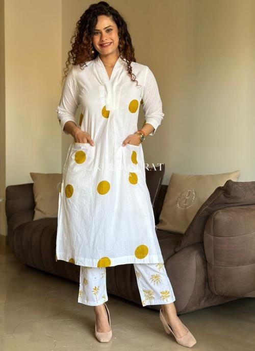 Women Polka-Dot Print Kurta &amp; Pants Co-Ord Set